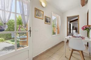 Φωτογραφία από το άλμπουμ του Appartement Terrasse proche cascade σε Carcès