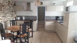 Η κουζίνα ή μικρή κουζίνα στο Maison bretonne 4 personnes - Baie de Morlaix