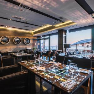 Ресторан / где поесть в M1 Club Hotel