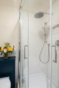 Ένα μπάνιο στο Blue Haze +32 φωτογραφίες