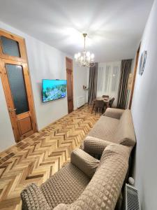 TV a/nebo společenská místnost v ubytování Temo's guest house kobuleti