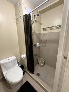 Koupelna v ubytování 622 Tower 1 Comfy, Cozy, Central w Free Pool Access