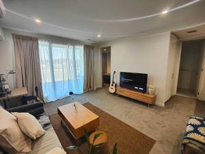 Imagen de la galería de Lakeside apartment, walking distance to foreshore, en Kingston 