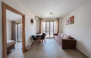 O zonă de relaxare la Square Inn +9 fotografii