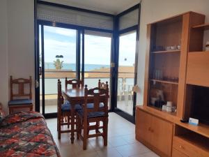 Posedenie v ubytovaní Apartamentos Surfing 3000