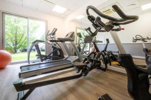 Nemea Appart Hotel Toulouse Aéroport的健身中心和/或健身设施