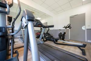 Nemea Appart Hotel Toulouse Aéroport的健身中心和/或健身设施