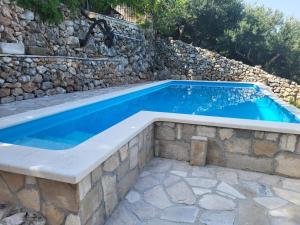 Bazén v ubytovaní Villa Jerković-Secluded house and apartment with pool alebo v jeho blízkosti