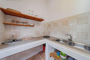 Kuchyň nebo kuchyňský kout v ubytování Robinson House Zrnovo (3637)