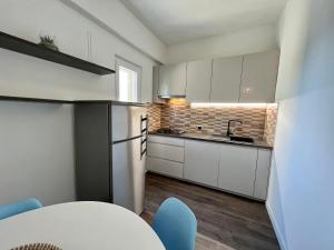 Vila Vera Seafront Apartments的厨房或小厨房