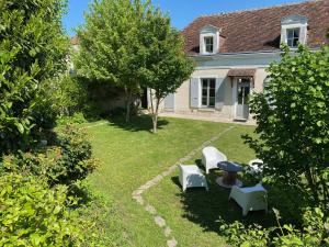 Vonkajšia záhrada v ubytovaní Clos des Chardons - Le Jardin