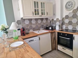 Gallery image of Maison pour 4 personnes en bord de mer in Borgo