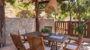 A garden outside Casa La Yedra Algarrobo by Ruralidays