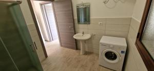 Fotografie z fotogalerie ubytování Elvis's vacation house v destinaci Vlorë + 4 fotografie