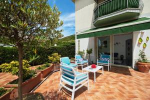 A balcony or terrace at Villa Torù Még 37 kép