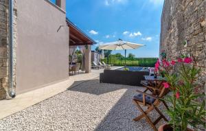 Zahrada ubytování Gorgeous Home In Kresini With Wifi + 27 fotografií