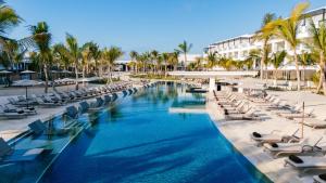 Bazén v ubytování Secrets Tides Punta Cana - All Inclusive nebo v jeho okolí