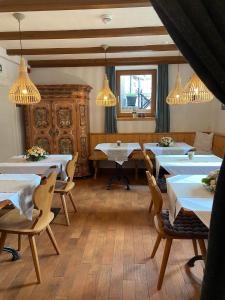 Posezení v ubytování WildeGams Gasthof und Brauerei