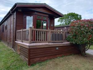 O grădină în afara Rosewater Park Lodge