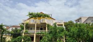 Το κτήριο όπου στεγάζεται  ο ξενώνας