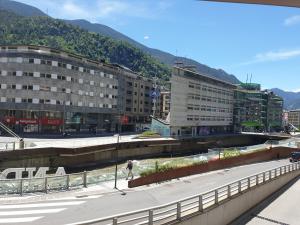 Φωτογραφία από το άλμπουμ του Centrico Loft en Andorra la Vella con 2 Parkings HUT 5372 στην Ανδόρρα λα Βέγια