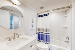 Un baño de Camelot unit# 204A 18 fotos más