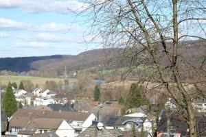 ヴェターにあるFerienwohnung Ruhrblick Wengernの家並みの町 +3枚の写真