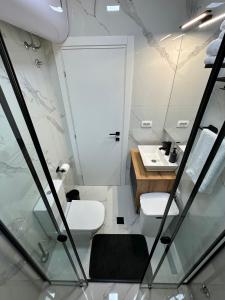 Koupelna v ubytování Central studio apartment + 11 fotografií