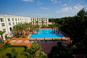 Бассейн в IC Hotels Airport или поблизости