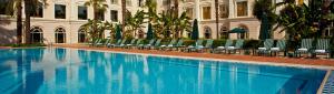 Бассейн в IC Hotels Airport или поблизости