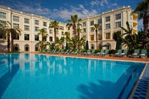 Бассейн в IC Hotels Airport или поблизости