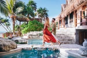 Бассейн в Mezzanine Tulum, a Small Luxury Hotel или поблизости