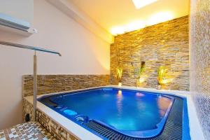 Πισίνα στο ή κοντά στο Hotel Orizont