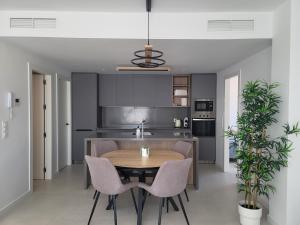 Η κουζίνα ή μικρή κουζίνα στο Beautiful house with a roof terrace