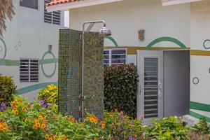Vrt pred nastanitvijo Lagoon Ocean Resort