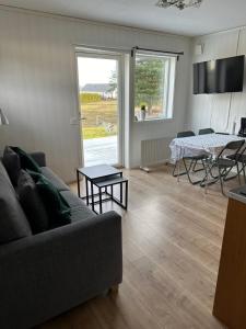 TV a/nebo společenská místnost v ubytování Köpingsvik Holiday Home