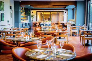 Posezení v ubytování Hotel Deville Business Maringá