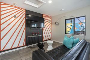 Gallery image of Walkable Wonder Midtown Studio near Downtown Gems in Reno