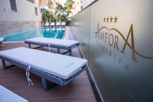 Bazén v ubytování Amfora Hotel & Spa nebo v jeho okolí