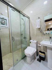 Koupelna v ubytování Chelsea Gardens Apartment