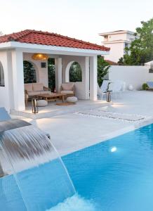 A piscina em ou perto de Apartments Stanaj