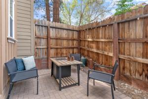 Imagen de la galería de MidTown Luxe Stay—King Beds, Ensuite Baths, Great Location, en Reno