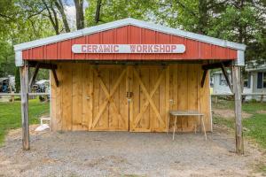 Φωτογραφία από το άλμπουμ του Deluxe Cabin6 Within Campground σε Mifflinburg