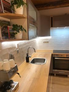 Dapur atau dapur kecil di Mkhotel