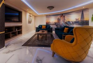 Χώρος καθιστικού στο Bentley Apartments