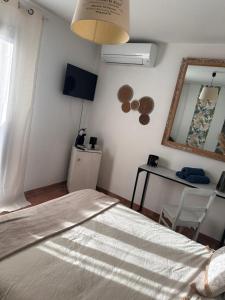 La villa des oliviers客房内的一张或多张床位