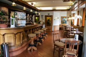 Lounge nebo bar v ubytování Hotel Comtes De Challant Albergo Etico Valle d'Aosta
