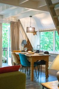 Χώρος καθιστικού στο Charming Chalet Whistler in the Heart of Durbuy
