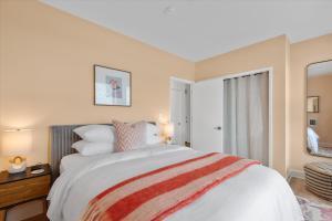 Postel nebo postele na pokoji v ubytování Norblad Hotel