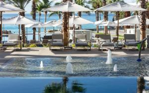 Bazén v ubytování Ocean view suite nebo v jeho okolí